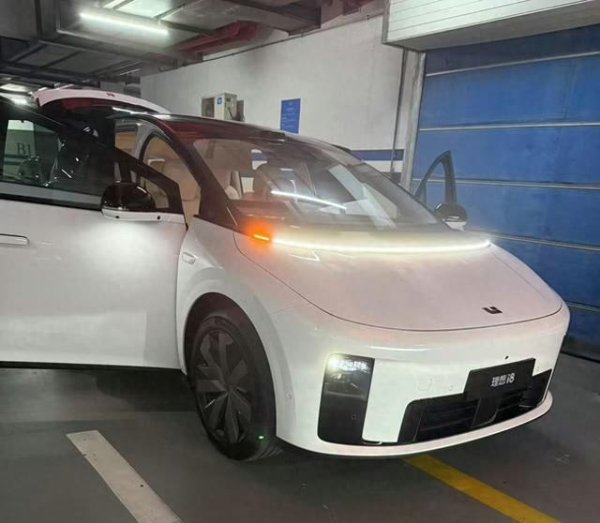 金牛所 理想i8内饰最新曝光，与L系列大有不同